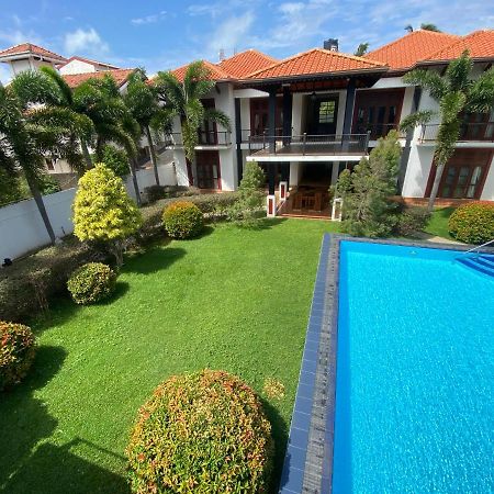 Christima Residencia Bed and Breakfast Negombo Exterior foto